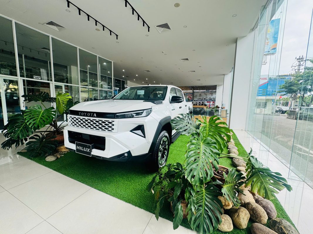 giá xe toyota hilux đà nẵng